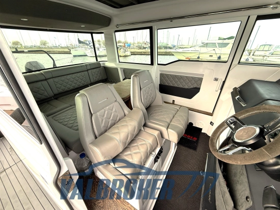 Axopar 37 XC Cross Cabin usata in vendita