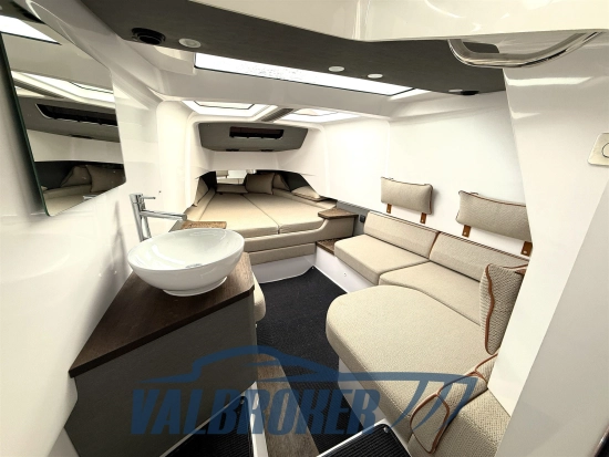 Axopar 37 XC Cross Cabin usata in vendita