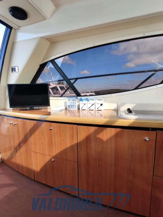 Sealine C 39 usado à venda