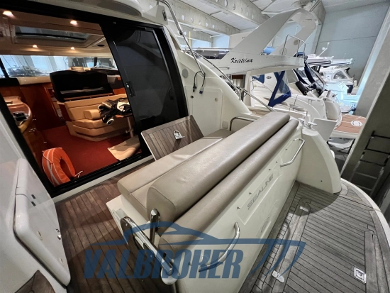 Sealine C 39 usado à venda