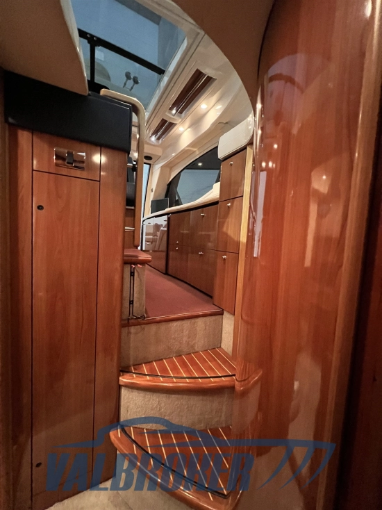 Sealine C 39 usado à venda