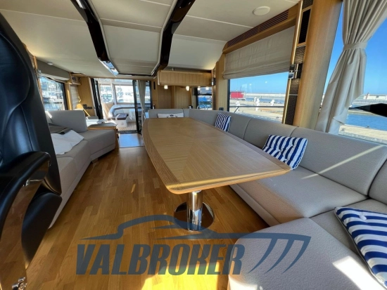 Galeon 680 FLY usado à venda