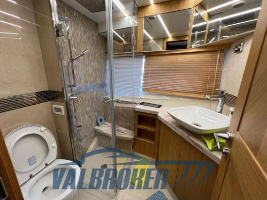 Galeon 680 FLY usado à venda