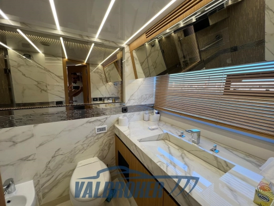 Galeon 680 FLY usado à venda
