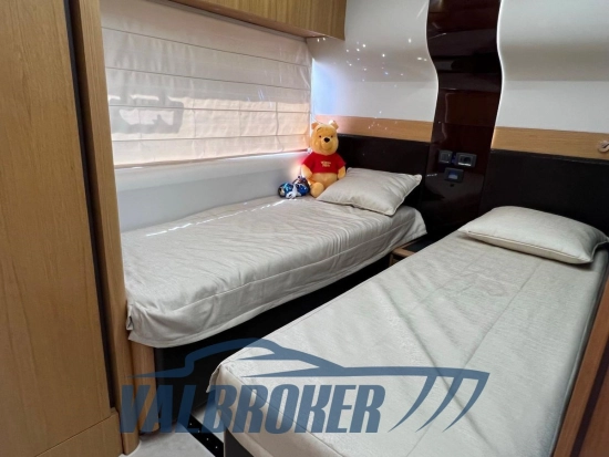 Galeon 680 FLY usado à venda