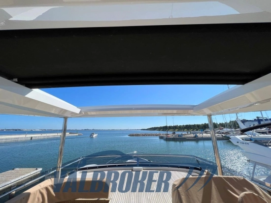 Galeon 680 FLY usado à venda