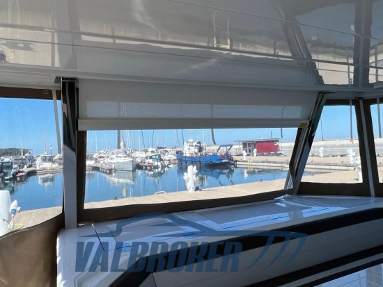 Galeon 680 FLY usado à venda