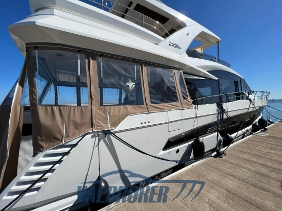 Galeon 680 FLY usado à venda