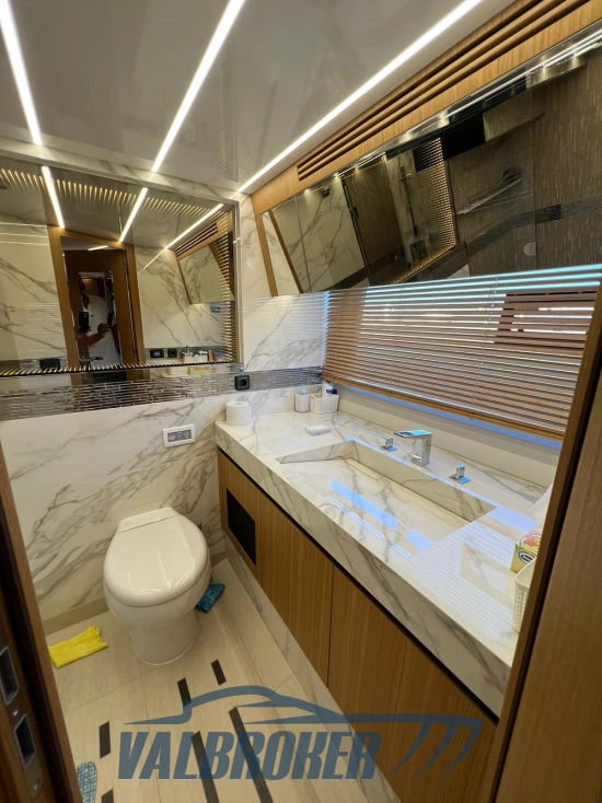Galeon 680 FLY usado à venda