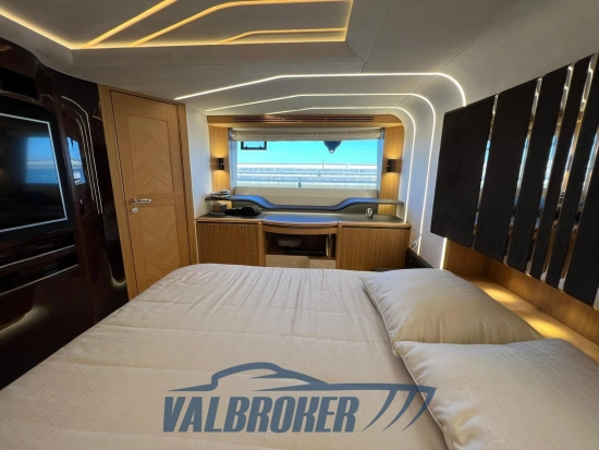 Galeon 680 FLY usado à venda