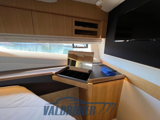 Galeon 680 FLY usado à venda