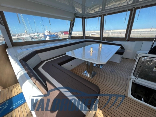 Galeon 680 FLY usado à venda
