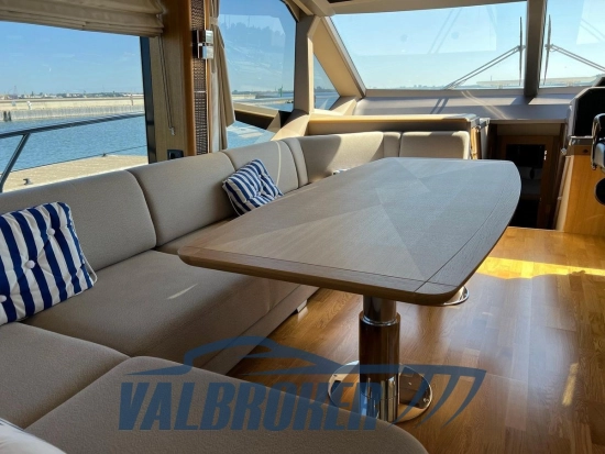 Galeon 680 FLY usado à venda