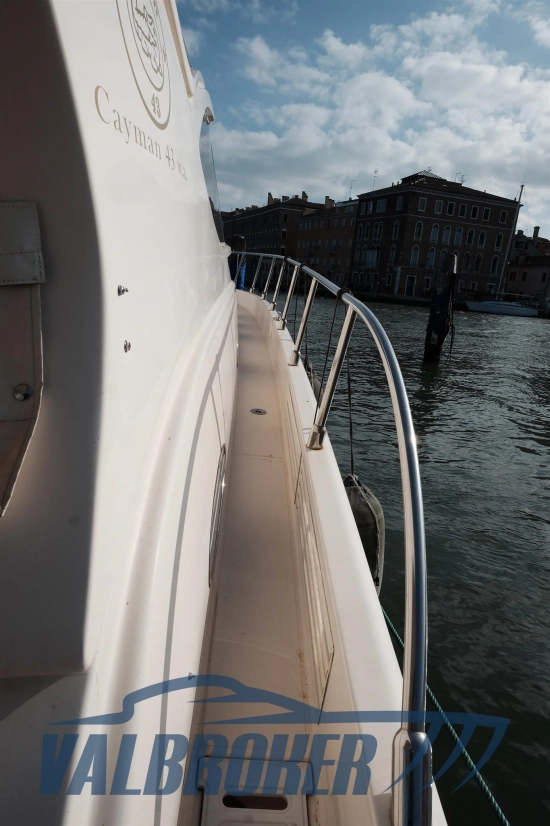 Cayman Yachts 43 WA de segunda mano en venta
