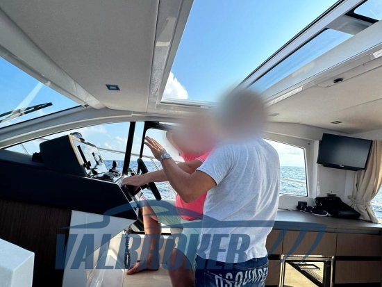 Sealine C335V usata in vendita