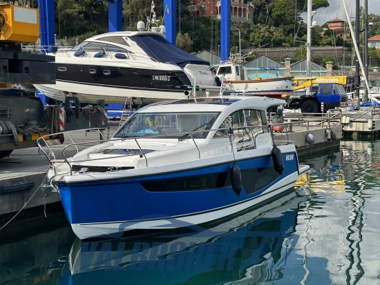 Sealine C335V usata in vendita
