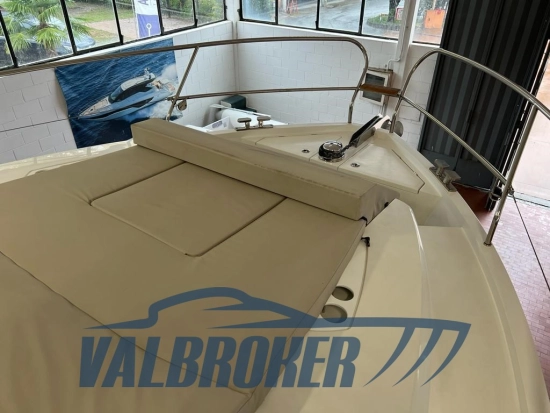 Sealine C335V usata in vendita