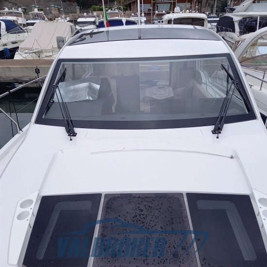 Sealine C335V usata in vendita