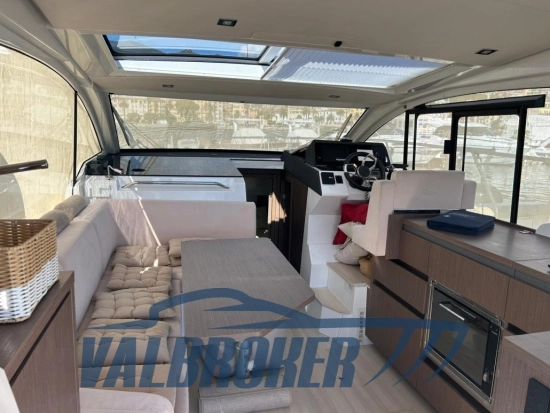 Sealine C335V usata in vendita