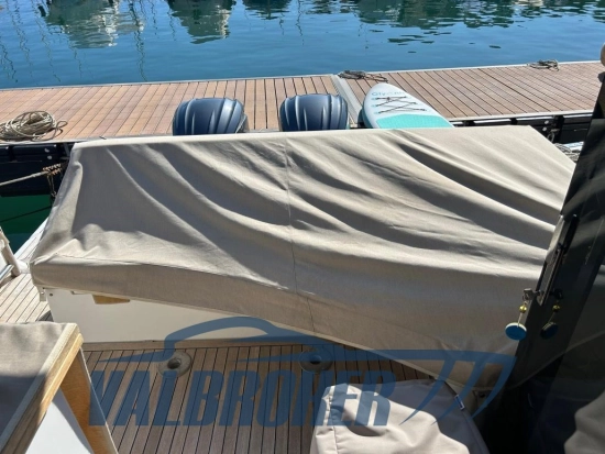 Sealine C335V usata in vendita
