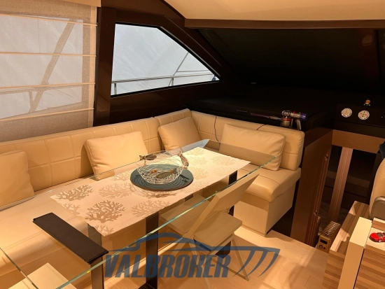 Ferretti 670 usado à venda