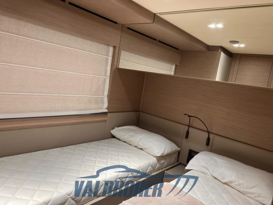 Ferretti 670 usado à venda