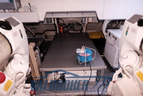 Ferretti 670 usado à venda