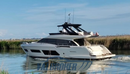 Ferretti 670 usado à venda
