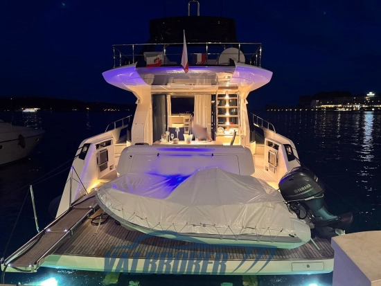 Ferretti 670 usado à venda
