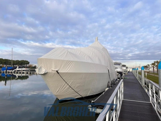 Ferretti 670 usado à venda