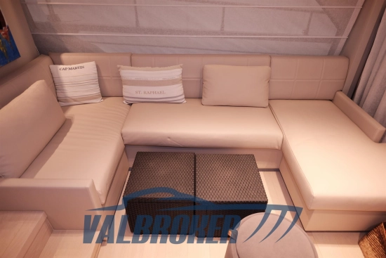 Ferretti 670 usado à venda