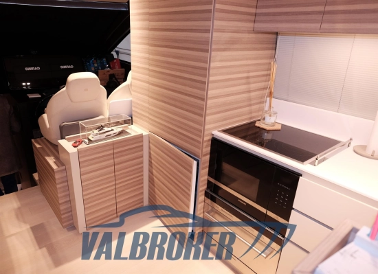 Ferretti 670 usado à venda