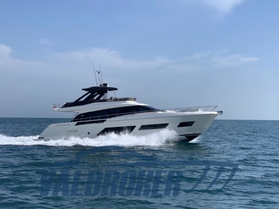 Ferretti 670 usado à venda