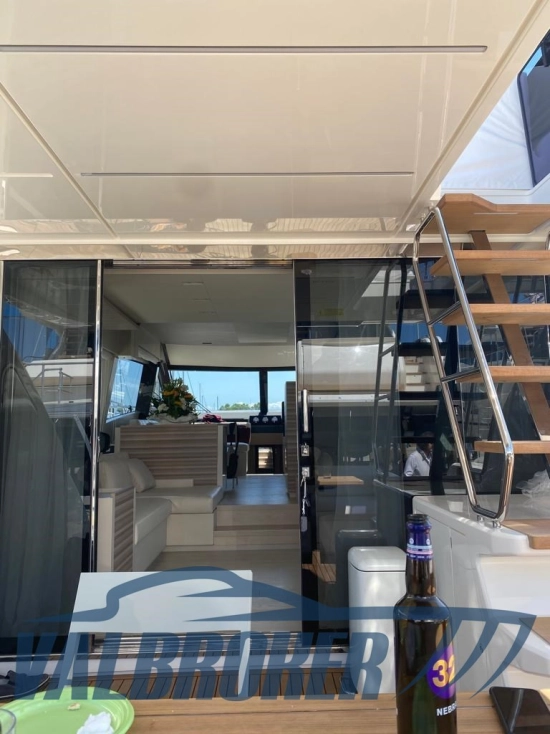 Ferretti 670 usado à venda