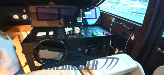 Ferretti 670 usado à venda