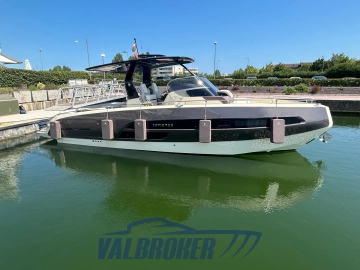 Invictus Yacht GT320 usata in vendita