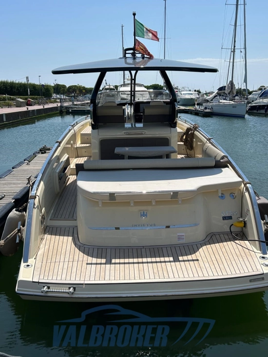 Invictus Yacht GT320 usata in vendita