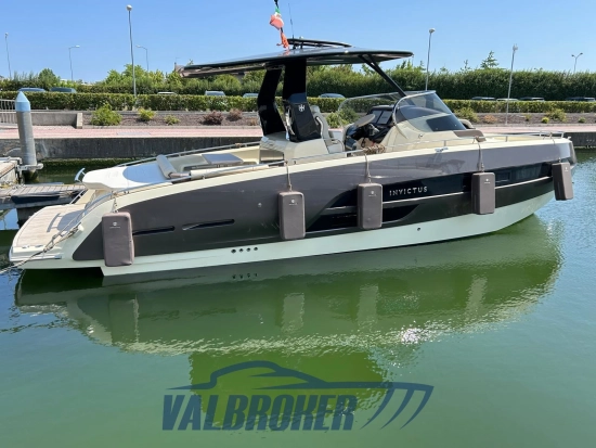 Invictus Yacht GT320 usata in vendita