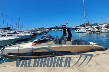 Invictus Yacht GT320 usata in vendita