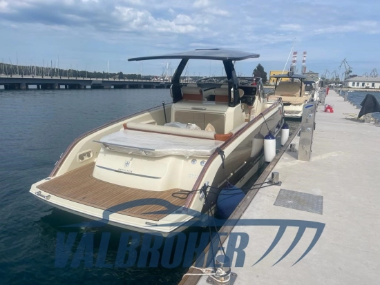 Invictus Yacht GT320 usata in vendita