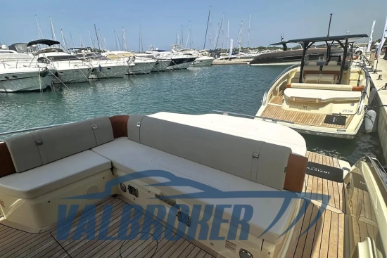 Invictus Yacht GT320 usata in vendita