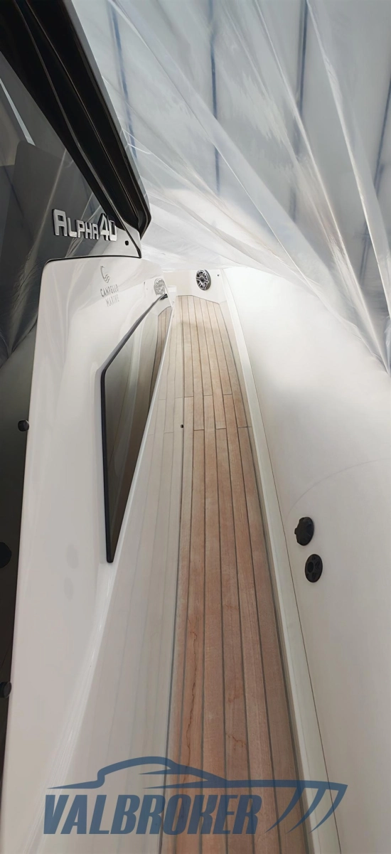 Technohull Alpha 40 de segunda mano en venta