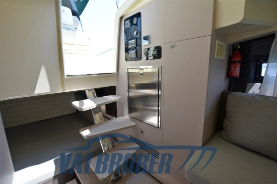 Invictus Yacht GT320 usado à venda