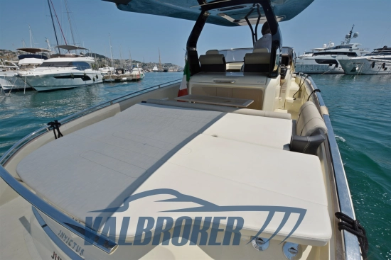 Invictus Yacht GT320 usado à venda