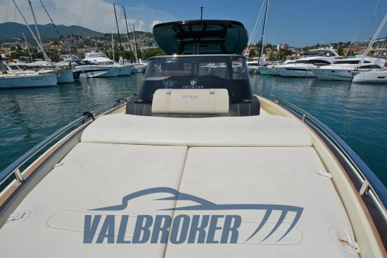 Invictus Yacht GT320 usado à venda