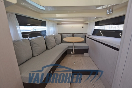 Invictus Yacht GT320 usado à venda