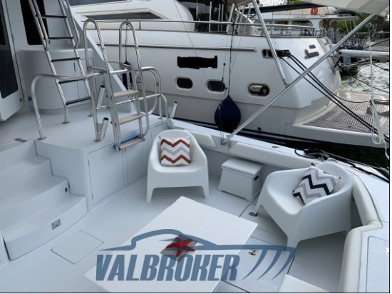 Hatteras Yachts 70 Convertible usata in vendita