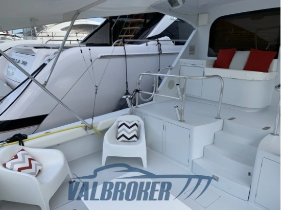 Hatteras Yachts 70 Convertible usata in vendita
