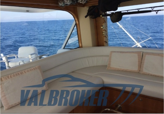 Hatteras Yachts 70 Convertible usata in vendita