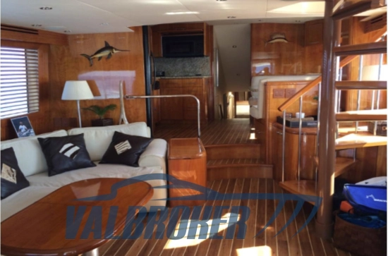 Hatteras Yachts 70 Convertible usata in vendita